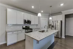 2476 Rathburn Cir, Loganville, GA 30052 - Photo 10