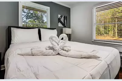 4050 Washington Road, East Point, GA 30344 - Photo 8