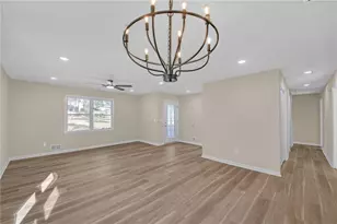 122 W South St, Canton, GA 30114 - Photo 12
