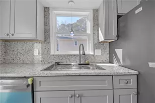 122 W South St, Canton, GA 30114 - Photo 18