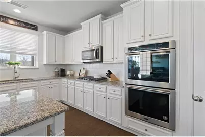 7925 Brewton Creek Drive, Cumming, GA 30028 - Photo 16