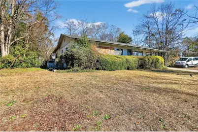 2561 Greenleaf Drive, Macon, GA 31206 - Photo 2