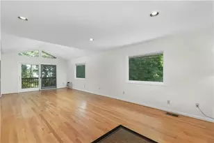 1102 Rogeretta Dr NE, Atlanta, GA 30329 - Photo 12