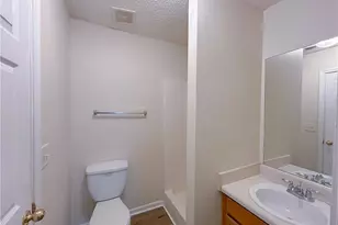 6334 Hickory Ln Cir, Union City, GA 30291 - Photo 6