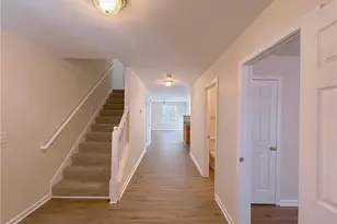 6334 Hickory Ln Cir, Union City, GA 30291 - Photo 4