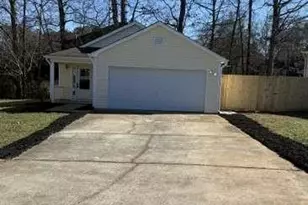 1664 Hallmark Hills Dr, Griffin, GA 30223 - Photo 2