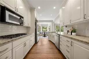 19 Saratoga Pl NE, Atlanta, GA 30324 - Photo 8