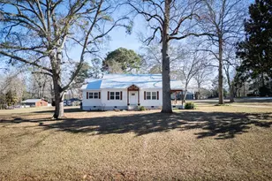 1160 Moody St, Union Point, GA 30669 - Photo 2