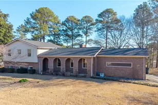 115 Windsor Dr, Calhoun, GA 30701 - Photo 2