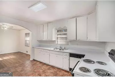 4849 Kenilworth Drive, Stone Mountain, GA 30083 - Photo 10