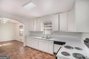 4849 Kenilworth Dr, Stone Mountain, GA 30083 - Photo 10