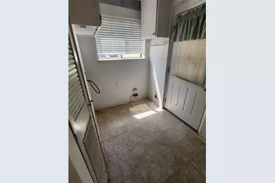 4645 Shannon Court, Union City, GA 30291 - Photo 12