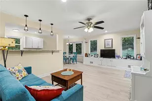 370 Kenilworth Cir, Stone Mountain, GA 30083 - Photo 10