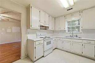 1230 Park St, Loganville, GA 30052 - Photo 8