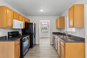 2346 Sapphire Ct, Ellenwood, GA 30294 - Photo 8