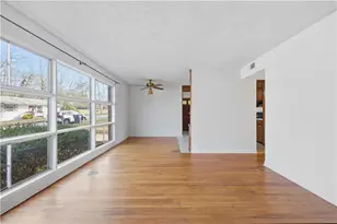 101 Pine Cir, Jonesboro, GA 30236 - Photo 2