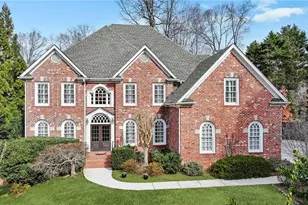 654 Windsor Pkwy, Sandy Springs, GA 30342 - Photo 2