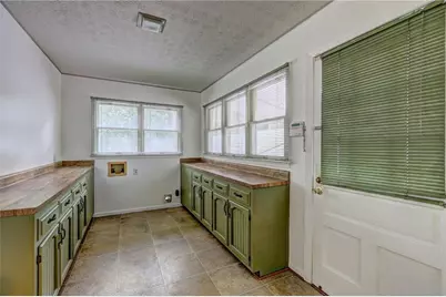 3274 Harris Drive, College Park, GA 30337 - Photo 4