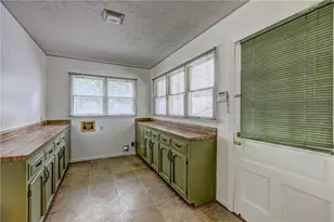 3274 Harris Dr, College Park, GA 30337 - Photo 4