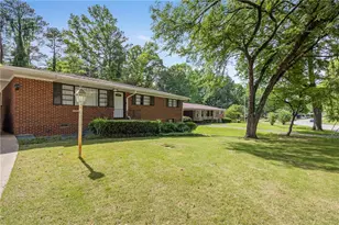 2271 Plantation Dr, Atlanta, GA 30344 - Photo 24