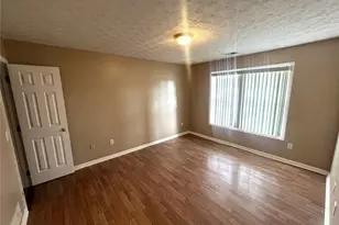 2209 Swan Lake Ct, Grayson, GA 30017 - Photo 2