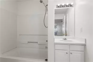 4922 Walden Lake Square, Decatur, GA 30035 - Photo 20