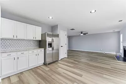 360 Walton View, Fairburn, GA 30213 - Photo 16