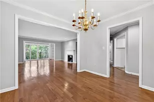 27405 Plantation Dr NE, Atlanta, GA 30324 - Photo 16