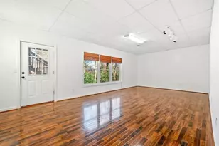 10895 Glenbarr Dr, Johns Creek, GA 30097 - Photo 32