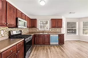 1020 Buckingham Ter, Fairburn, GA 30213 - Photo 8