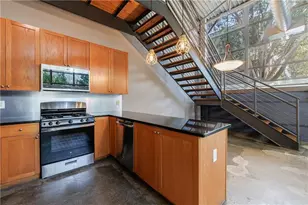 400 Village Parkway NE, Atlanta, GA 30306 - Photo 18