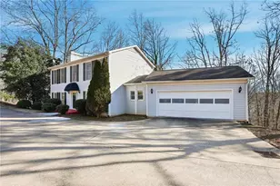 2453 Basin Ct, Gainesville, GA 30506 - Photo 2