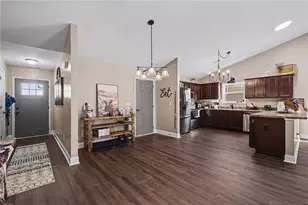 114 Sugar Creek Dr, Cornelia, GA 30531 - Photo 8