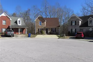 204 Twin Pines Ct, Dallas, GA 30132 - Photo 2