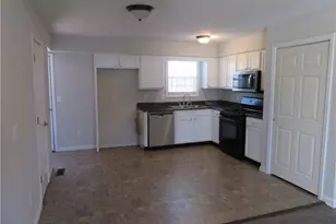 204 Twin Pines Ct, Dallas, GA 30132 - Photo 4