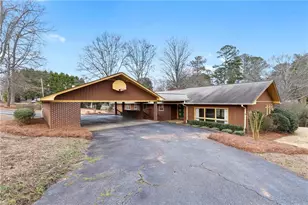 571 Greenvalley Dr, Winder, GA 30680 - Photo 1