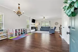 85 Lawson St, Buford, GA 30518 - Photo 6