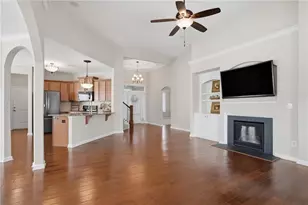 152 Heritage Pointe, Woodstock, GA 30189 - Photo 4