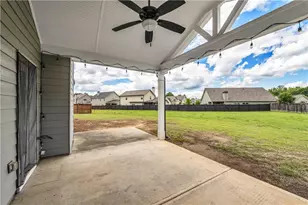 304 Red Cap Cir, Jefferson, GA 30549 - Photo 8