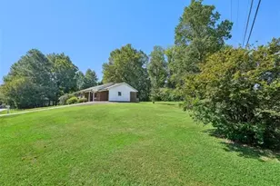 886 Perimeter Rd, Dawsonville, GA 30534 - Photo 16