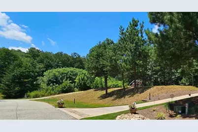 915 N Edgewater Trail N, Toccoa, GA 30577 - Photo 1