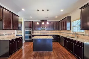 160 Red Wood Dr, Dallas, GA 30132 - Photo 2