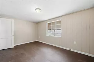 48 Horton St, Winder, GA 30680 - Photo 2