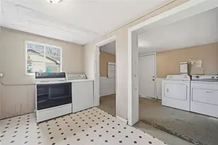 48 Horton St, Winder, GA 30680 - Photo 20