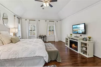 5460 E Idlewood Lane, Atlanta, GA 30327 - Photo 32