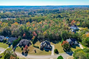 940 Chateau Forest Rd, Hoschton, GA 30548 - Photo 2