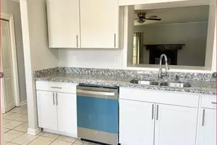 1021 Thornwoode Ln, Stone Mountain, GA 30083 - Photo 2