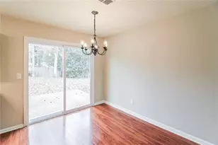 1050 Chapman Cir, Stone Mountain, GA 30088 - Photo 8