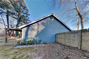 4901 Duncan Wood Dr, Duluth, GA 30096 - Photo 18