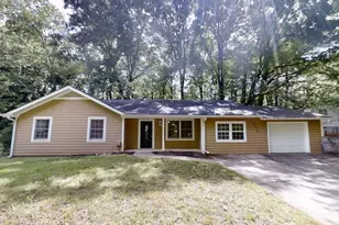 5574 Oak Grove Dr, Acworth, GA 30102 - Photo 1